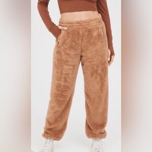 Aerie fluffy Sherpa Jogger